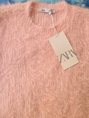 ZARA Pale Pink Fuzzy Soft Short-Sleeve Crew Sweater M